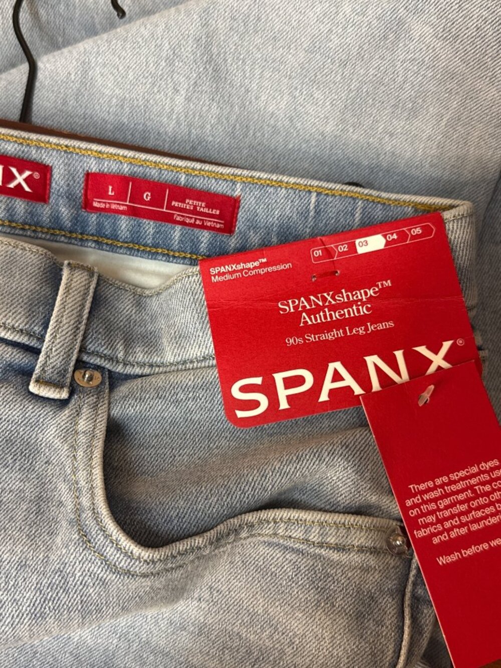 Spanx 90's Straight Leg Jeans NWT Large - Picture 4 of 6